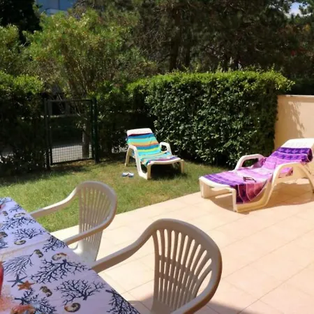 Apartment Bright With Private Garden - Beahost